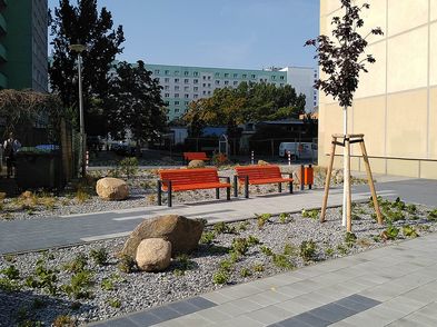 Sportplatz und öffentlicher Stadtplatz Hans-Eisler-Str. in Berlin Prenzlauer Berg