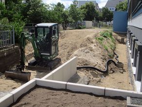 Bau der Böschungssicherung