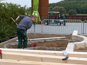 Bodenmodellierung im Teich