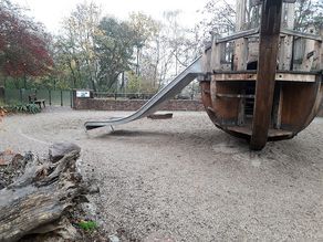 ZOO Halle - Bergterrassen - Holzschiff Abriss