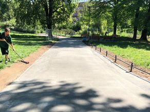 Spielplatz und Werner Klemke Park am Goldfischteich in Berlin Weißensee