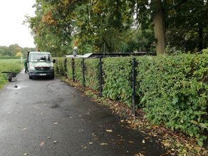 Setzen der ersten Pfosten Setzen der ersten Pfosten