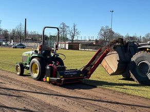 Schälvorgang mit dem Turf-Stripper