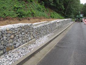 Böschungssanierung mit Gabionenbau