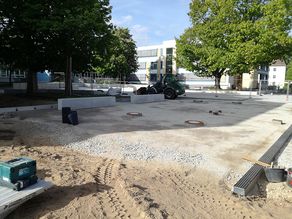 Einbau der Schottertragschicht im Innenhof