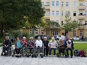 Eröffnung Lewaldplatz Sitzen - Foto: Susanne Zimmermann