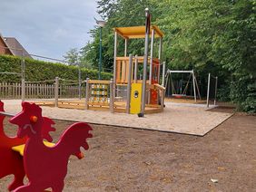 Spielplatz Fröbelweg in Bernau-Schönow umfassend erneuert Spielplatz Fröbelweg in Bernau-Schönow umfassend erneuert