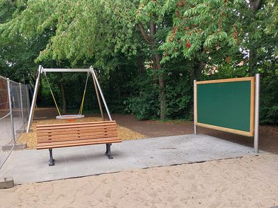 Spielplatz Fröbelweg in Bernau-Schönow umfassend erneuert Spielplatz Fröbelweg in Bernau-Schönow umfassend erneuert